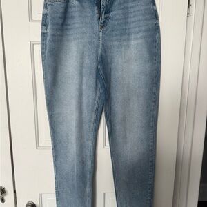 Missguided Light Blue High-Rise Women's Mom Jeans